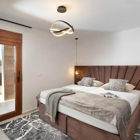 Malibu Royal - Luxury With Pool &