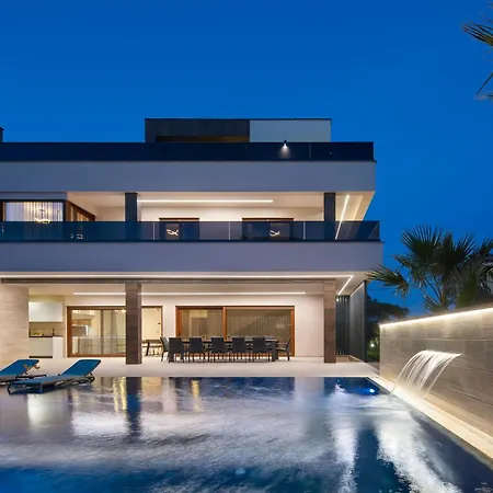 Malibu Royal - Luxury With Pool &