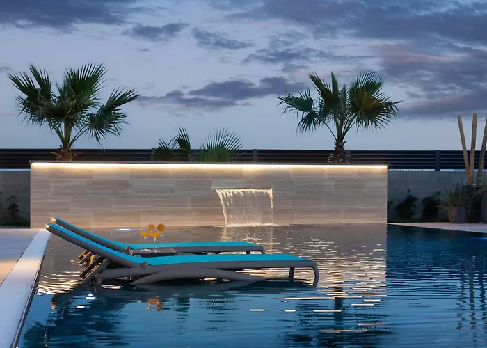 Malibu Royal - Luxury With Pool & Willa Vir