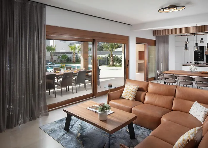 Malibu Royal - Luxury With Pool & Willa *