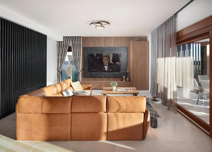 Malibu Royal - Luxury With Pool & Willa Vir