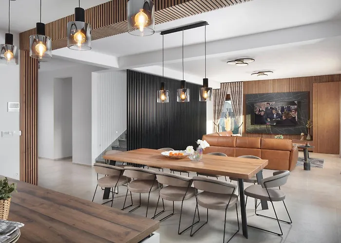 Malibu Royal - Luxury With Pool &