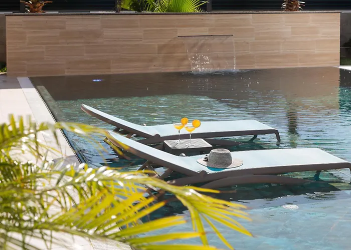 Malibu Royal - Luxury With Pool & Willa