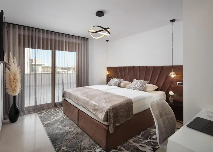 Malibu Royal - Luxury With Pool & Willa Vir