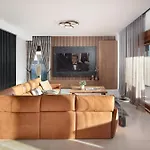 Malibu Royal - Luxury With Pool & Villa Vir