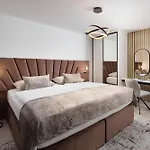 Malibu Royal - Luxury With Pool & Vir