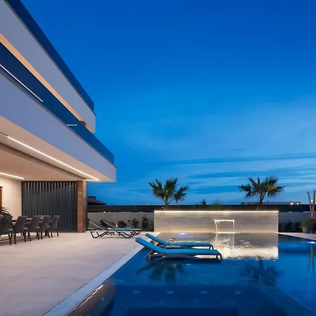 Villa Malibu Royal - Luxury With Pool &
