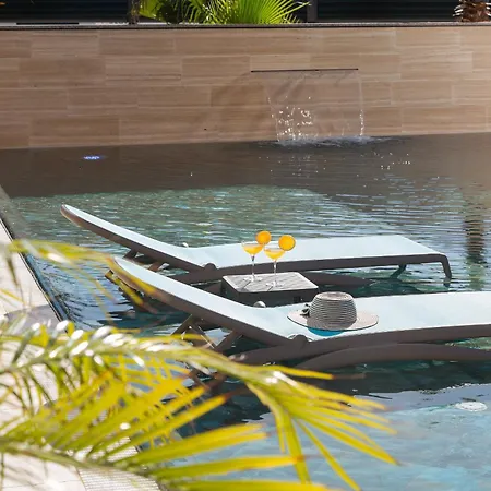 Malibu Royal - Luxury With Pool & Villa